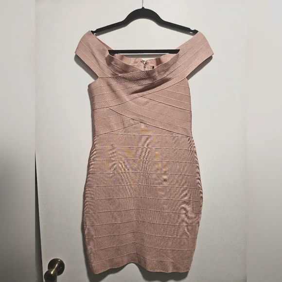 wow elegant dress Elegant solid dress – THE WOW FACTOR main image 0